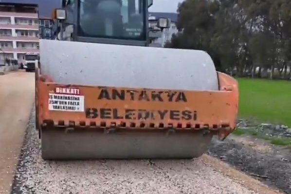 ANTAKYA BELEYESİ HAFTA SONU YOL ÇALIŞMALARI DEVAM ETTİ