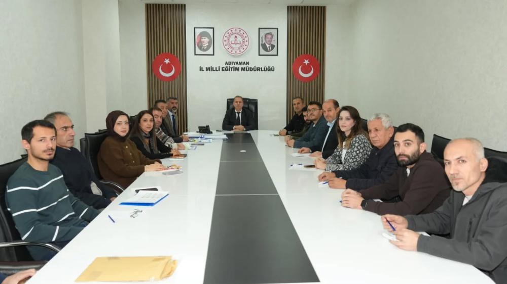 İL MİLLÎ EĞİTİM MÜDÜRÜ ALİ TOSUN BAŞKANLIĞINDA EĞİTİM YATIRIMLARI İSTİŞARE TOPLANTISI YAPILDI