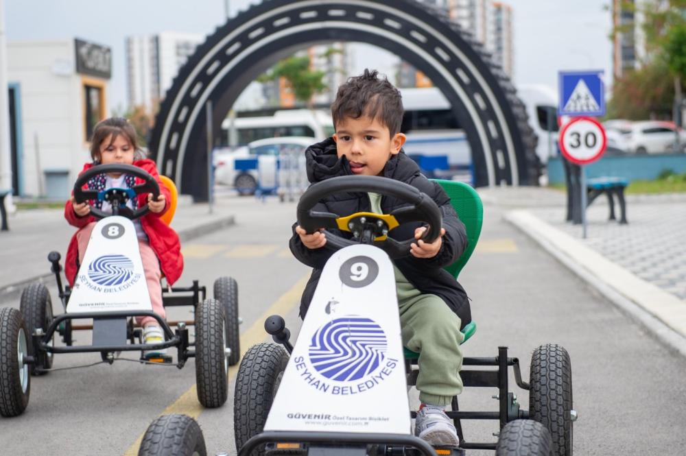 SEYHAN BELEDİYESİ ÇOCUKLARA TRAFİK KÜLTÜRÜ AŞILIYOR