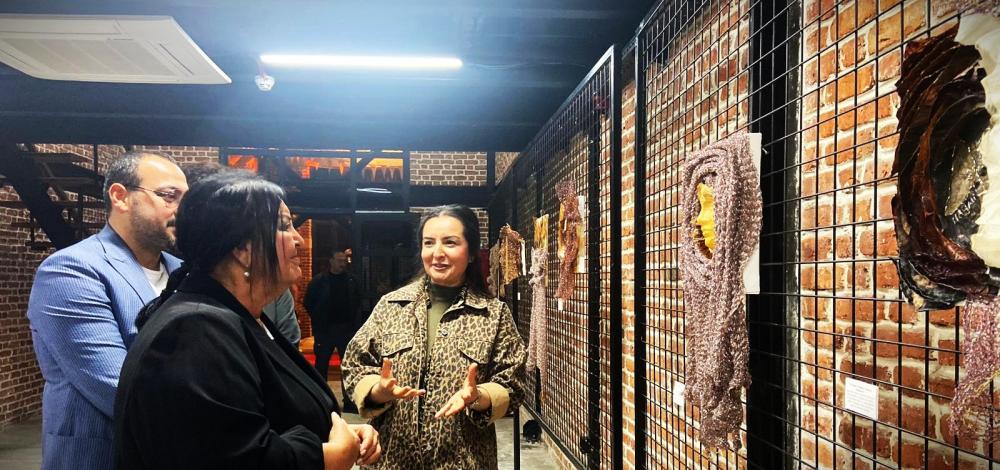 DR. FAZİLET CEYHANLI’NIN “GİZ: KİMLİĞİN ÖTEKİ HALİ” SERGİSİ BÜYÜK İLGİ GÖRDÜ