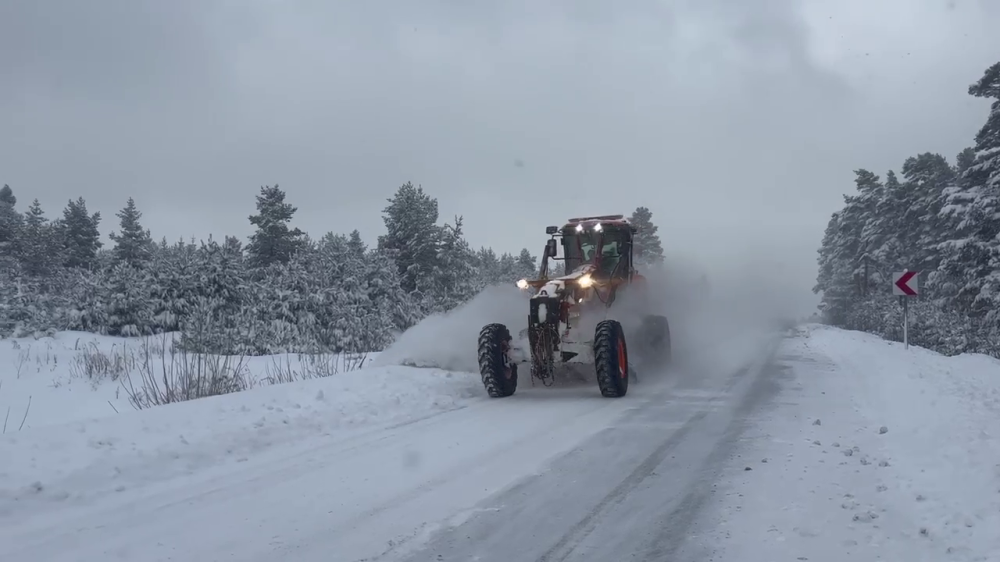 KARAYOLLARI BEYPAZARI 43. ŞUBE ŞEFLİĞİ: YOL AĞLARINDA KARLA MÜCADELE SÜRÜYOR: