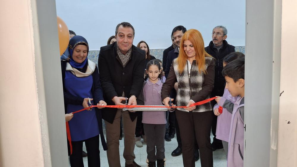 İLÇE MİLLİ EĞİTİM MÜDÜRÜ ADEM USLU, GAZİPAŞA İLKOKULU’NDA KÜTÜPHANE AÇILIŞI YAPTI.