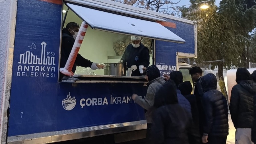 ANTAKYA BELEDİYESİ GÖNÜLLERİ ISITIYOR