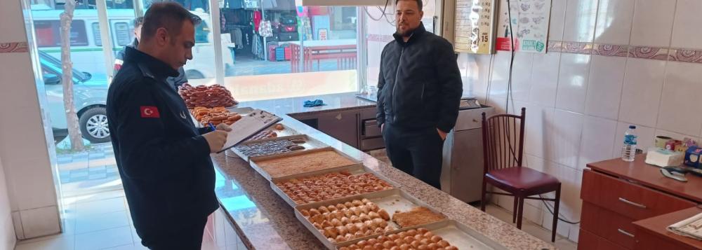 CEYHAN BELEDİYESİ ZABITA EKİPLERİNDEN YILBAŞI ÖNCESİ DENETİM