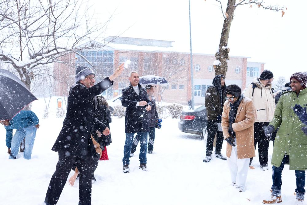 BİNGÖL’DE YABANCI ÖĞRENCİLER İLK KEZ KARLA BULUŞTU