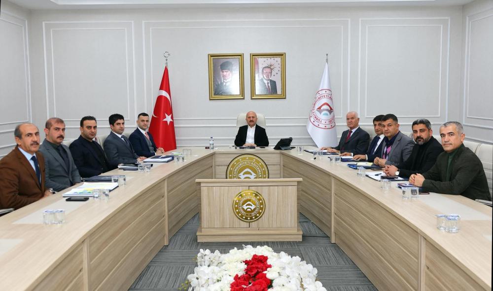 İL ÖZEL İDARESİNİN YATIRIMLARI HAFTALIK TOPLANTIDA DEĞERLENDİRİLDİ
