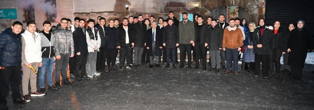 GENÇ DOSTU BAŞKAN BÜYÜKKILIÇ’TAN GENÇLERLE SAMİMİ BULUŞMA