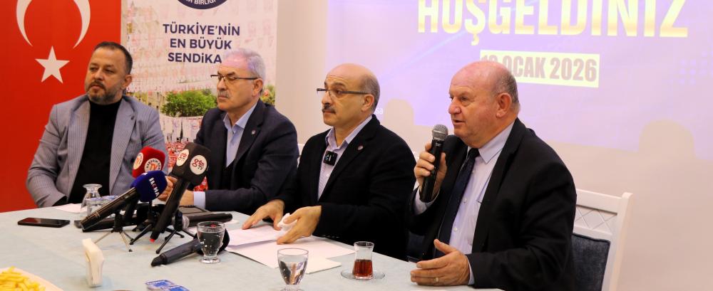 EĞİTİM-BİR-SEN ADANA ŞUBESİ GAZETECİLERİ UNUTMADI