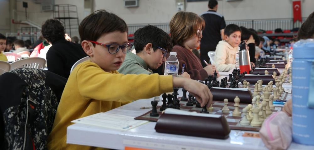 ÇİĞLİ BELEDİYESİ 2. İSMAİL HAKKI SATRANÇ TURNUVASI BÜYÜK İLGİ GÖRDÜ