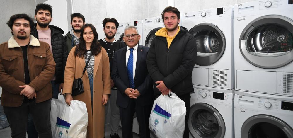 BAŞKAN BÜYÜKKILIÇ’TAN ÖĞRENCİLERE ANLAMLI DESTEK: BÜYÜKŞEHİR 11 BİN ÖĞRENCİNİN ÇAMAŞIRINI ÜCRETSİZ YIKADI