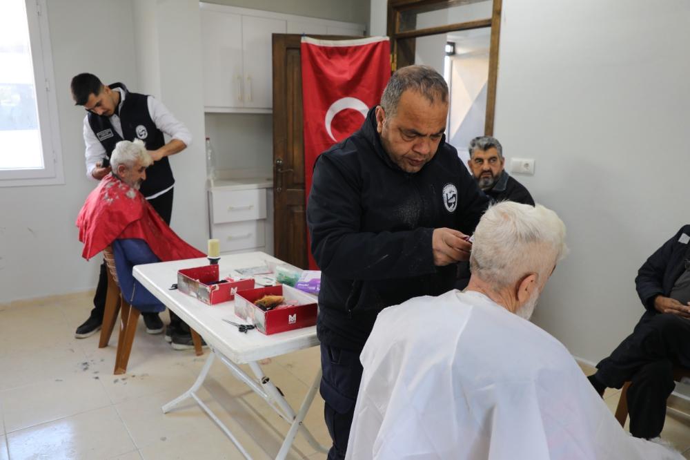 HBB’DEN DEZAVANTAJLI VATANDAŞLARA SAHADA BERBER HİZMETİ