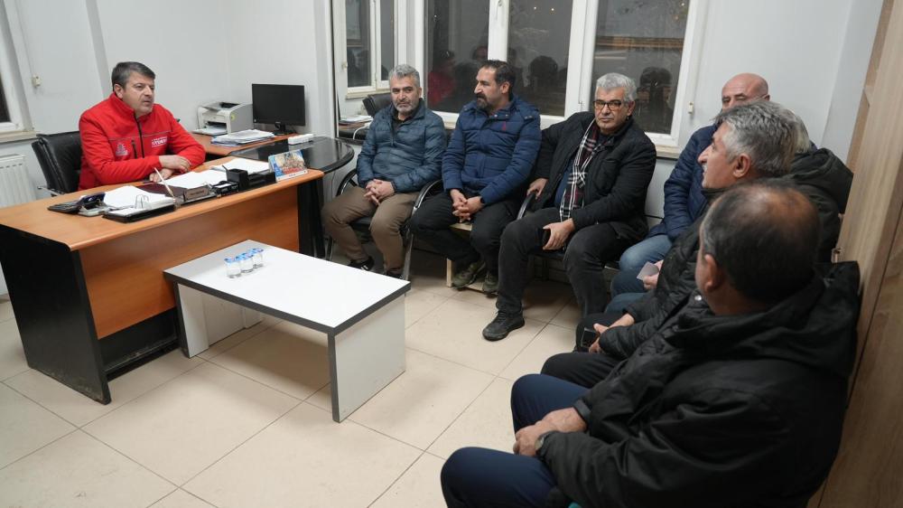 BAŞKAN TUTDERE KRİZ MERKEZİNDE: ADIYAMAN’DA KAR NÖBETİ GECE BOYU SÜRECEK