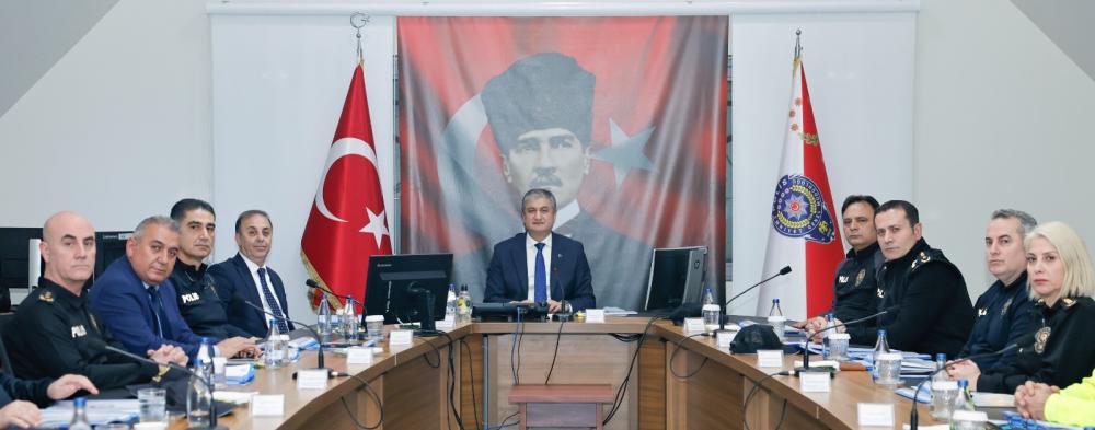 Vali Mustafa Yavuz’dan Emniyete Net Mesaj: “Adana’nın Huzuru Kırmızı Çizgimizdir”