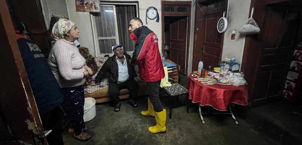 Seyhan Belediyesi Yoğun Yağışlara Karşı Teyakkuzda