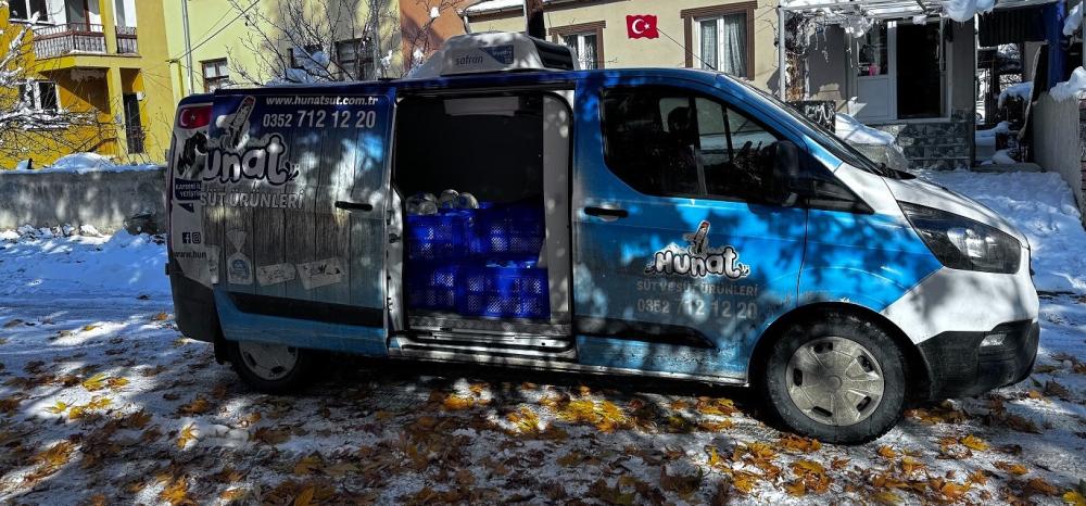 BAŞKAN BÜYÜKKILIÇ’TAN 22 MİLYON TL’Yİ AŞKIN GÖNÜLLERE DOKUNAN YATIRIM: MİNİKLERE SÜT, AİLELERE DESTEK