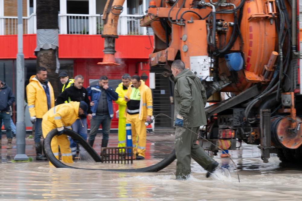 İZMİR'E REKOR YAĞIŞLAR