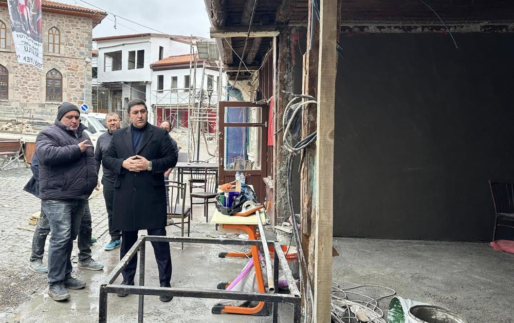 GÜDÜL İLÇESİNDE 2 SOKAKTA 55 DÜKKAN SAĞLIKLAŞTIRMASI SÜRÜYOR: