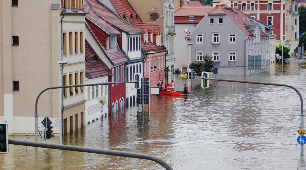 İKLİM DEĞİŞİKLİĞİ, SELLERİ ÖLÜMCÜL HALE GETİRDİ