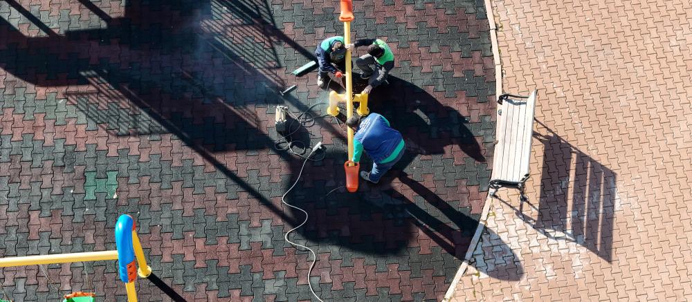 BÜYÜKŞEHİR’DEN PARK, BAHÇE VE YEŞİL ALANLARDA BAKIM ONARIM ÇALIŞMASI