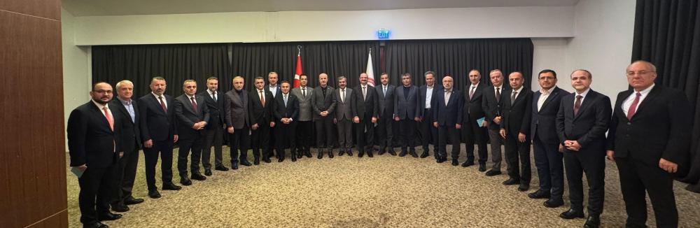 REKTÖR KARAMUSTAFA AÜB TOPLANTISINA KATILDI