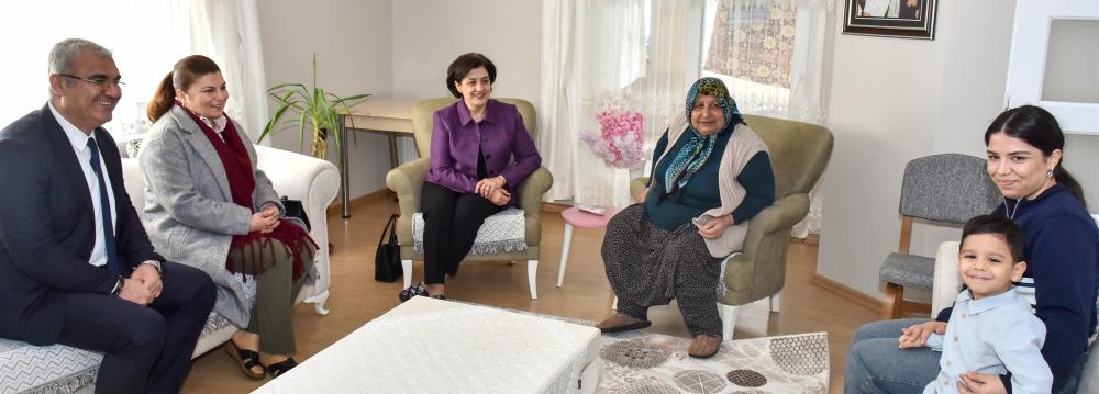 Süreyya Yavuz’dan Şehit Ailelerine Anlamlı Ziyaret