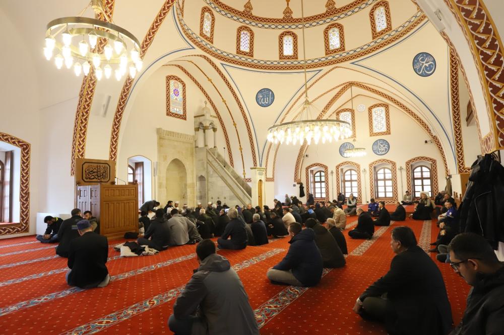 HATSU, DEPREMDE ŞEHİT OLAN PERSONELLERİNİ DUALARLA ANDI