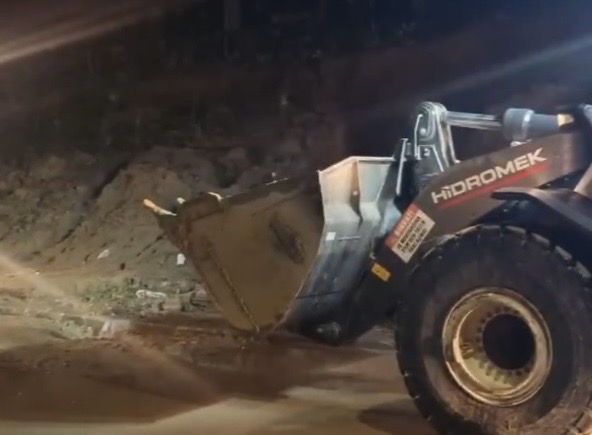 ŞİDDETLİ YAĞIŞLAR SONRASI EKİPLER TEYAKKUZDAYDI