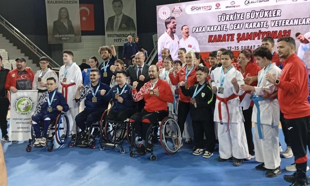 KARATE TAKIMI SPORCULARI BAŞARILARIYLA GURURLANDIRIYOR