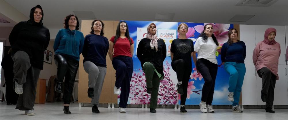 ÇUKUROVA BELEDİYESİ’NDEN KADINLARA HALK OYUNLARI KURSU