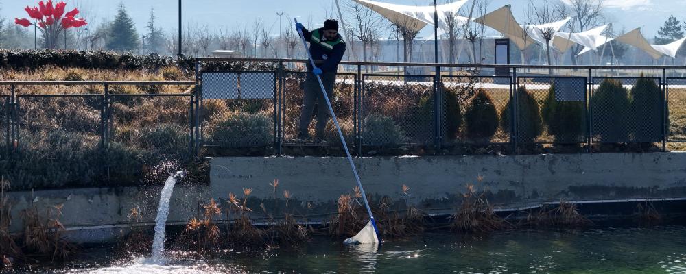 BÜYÜKŞEHİR’DEN RECEP TAYYİP ERDOĞAN MİLLET BAHÇESİ’NDE BAKIM, ONARIM VE TEMİZLİK SEFERBERLİĞİ