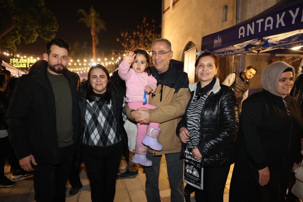 BAŞKAN YAPAR, RAMAZAN ETKİNLİK ALANI’NDA VATANDAŞLARLA BİR ARAYA GELDİ