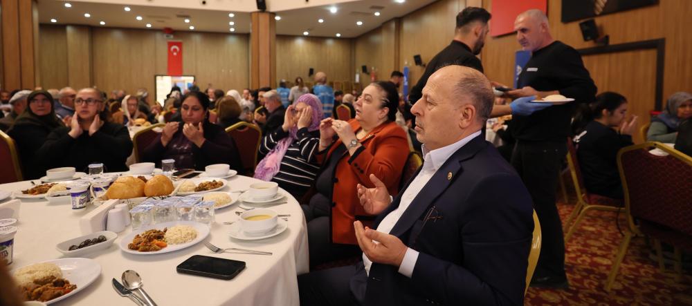 Yüreğir Belediyesi’nden Şehit Yakınları ve Gazilere Vefa İftarı