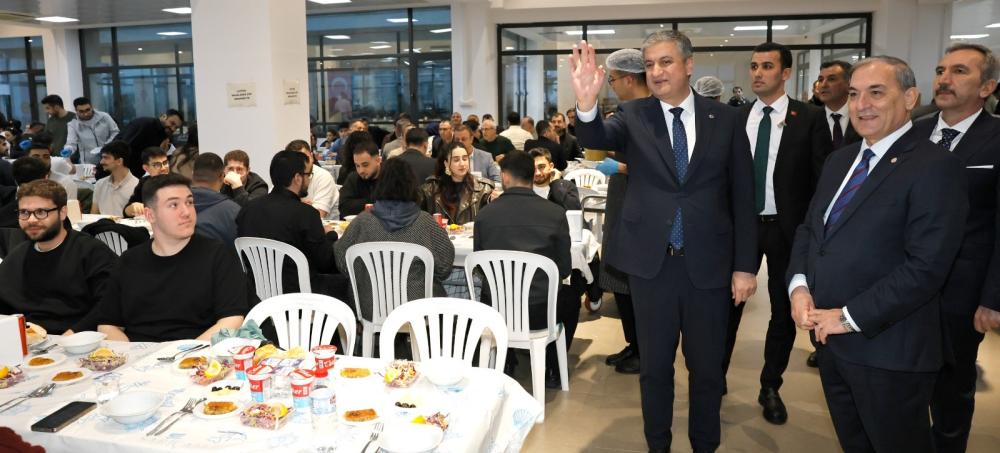 Adana’da Üniversite Gençleriyle İftar Buluşması