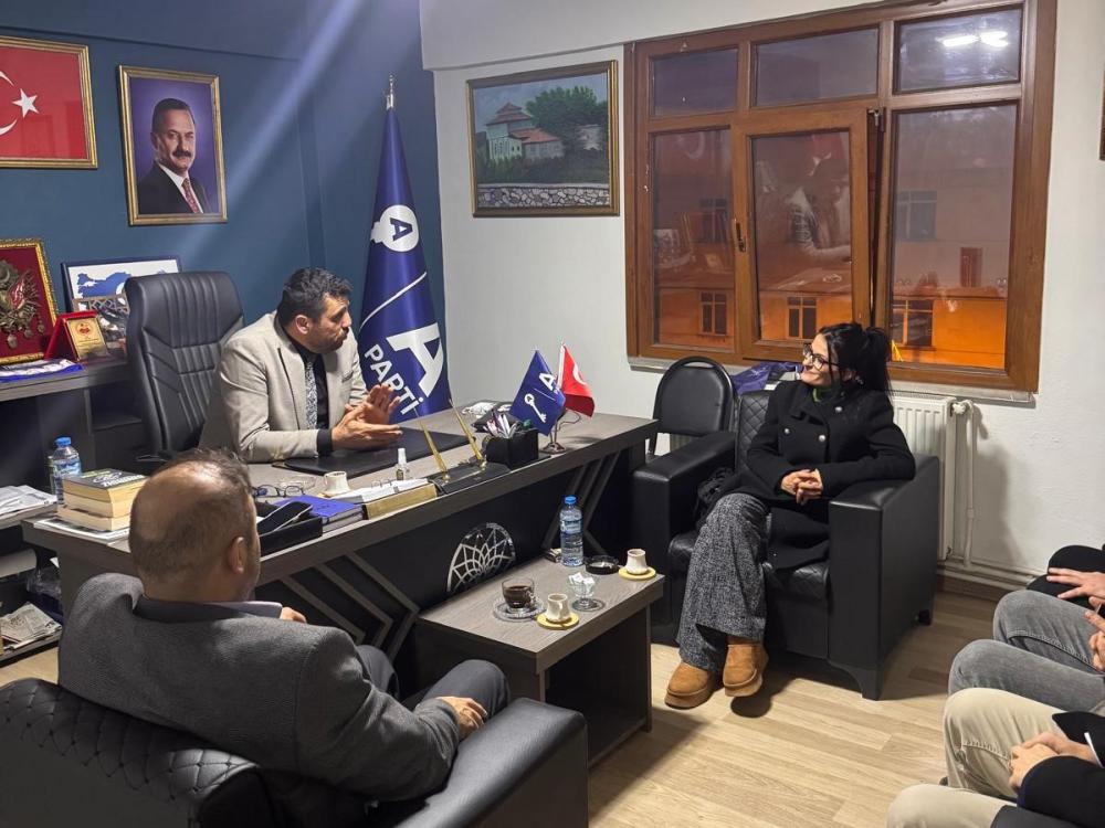 Sancaktepe’de siyasi çalışmalarını sürdüren Anahtar Parti İlçe Başkanı Yasin Can’ı ziyaret