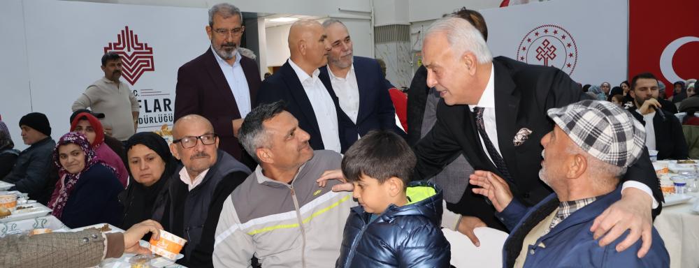 BAŞKAN YUSUF KANLI, İFTARDA VATANDAŞLARLA BİR ARAYA GELDİ