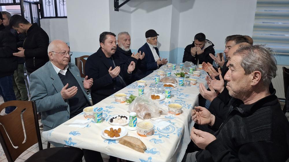 Beypazarı’nda yaşayan Bartın’lılar İftar sofrasında buluştu.