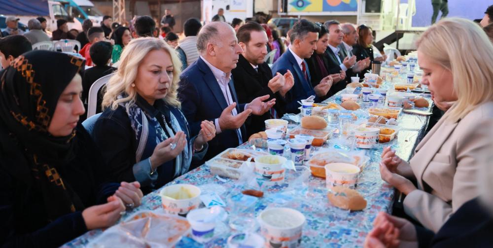 Yüreğir’de Mahalle İftarları Birlik Sofrasına Dönüştü