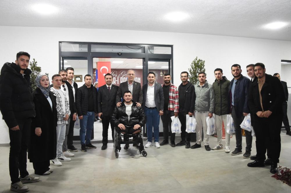 BAŞKAN YAPAR, AK PARTİ İLÇE TEŞKİLATIYLA İFTAR PROGRAMINDA BULUŞTU