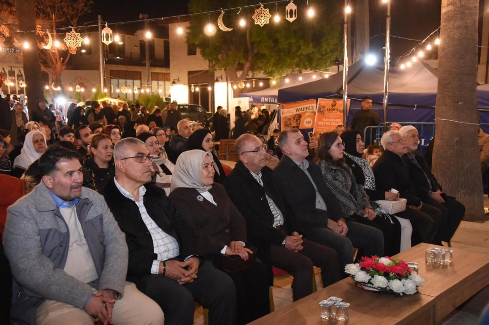 BAŞKAN YAPAR, RAMAZAN ETKİNLİK ALANI’NDA VATANDAŞLARLA BULUŞTU