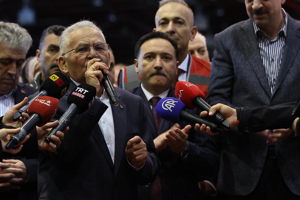 BAŞKAN BÜYÜKKILIÇ, “KUTSAL EMANETLER VE VAKIF ESERLERİ SERGİSİ”NİN AÇILIŞINA KATILDI