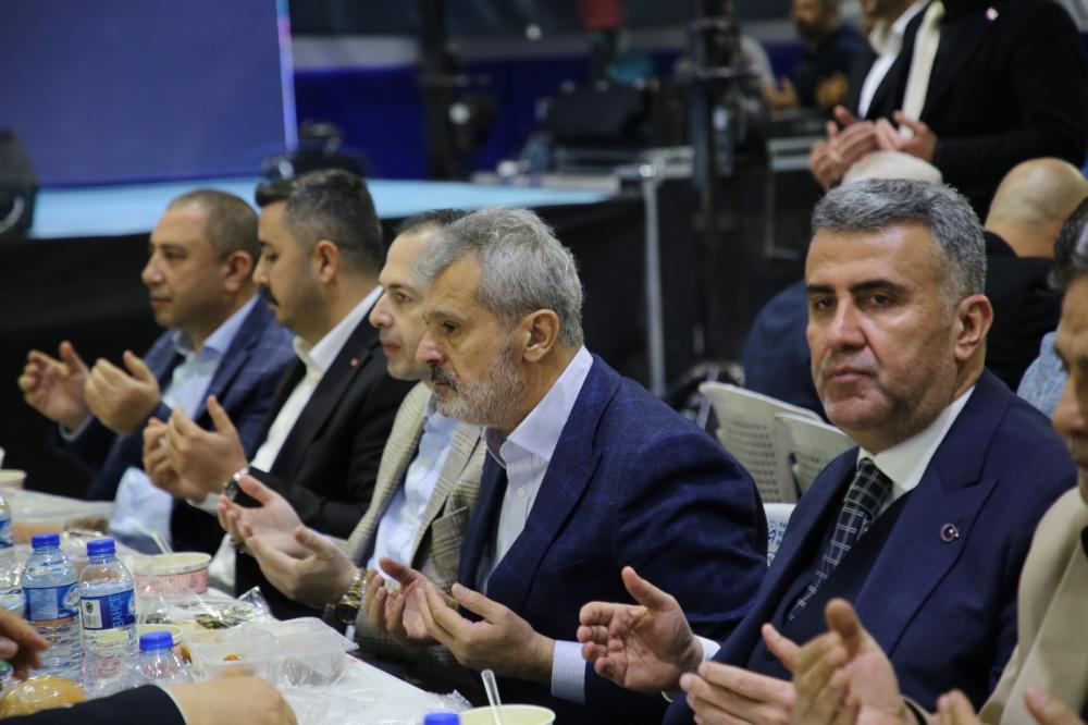 BAŞKAN ÖNTÜRK, İFTARDA PAYASLI HEMŞEHRİLERİNİ AĞIRLADI