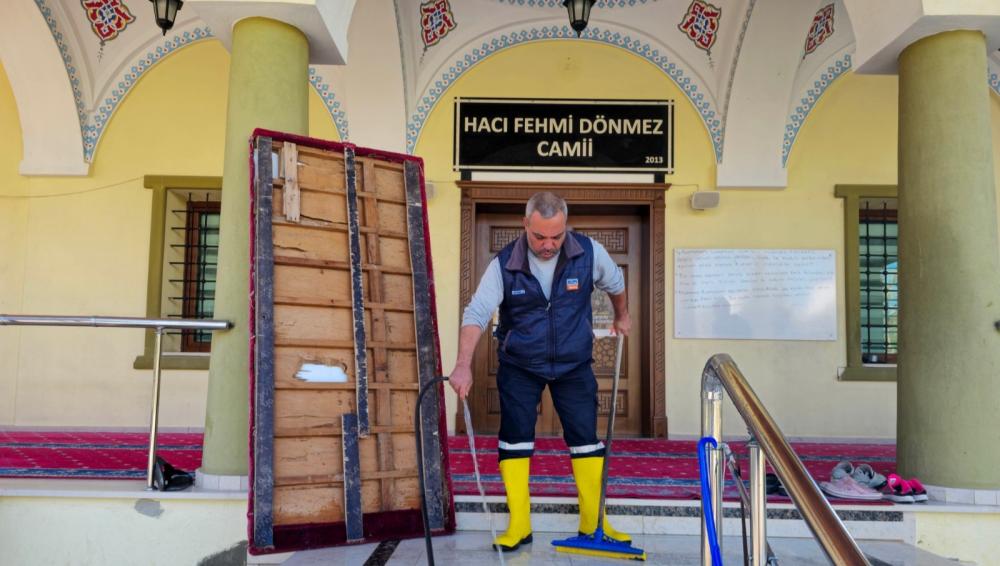 Çukurova’da Camiler Bayrama Hazırlanıyor