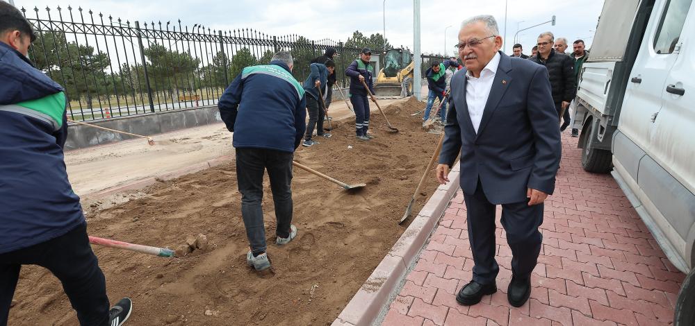 BAŞKAN BÜYÜKKILIÇ, GECE GÜNDÜZ SAHADA: TALAS BULVARI 5 ŞERİTLİ YENİ HALİYLE HİZMETE AÇILDI