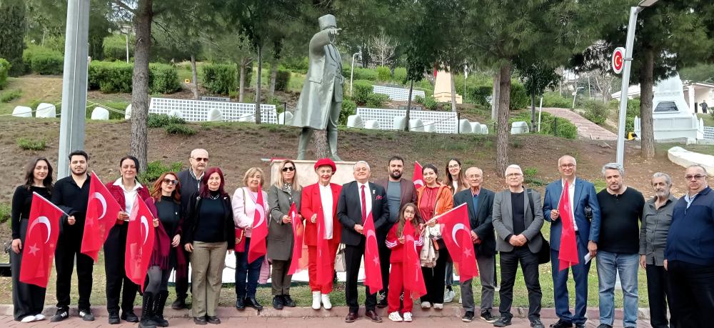 “ÇANAKKALE RUHU” ADANA’DA ŞİİR VE TÜRKÜLERLE YAŞATILDI