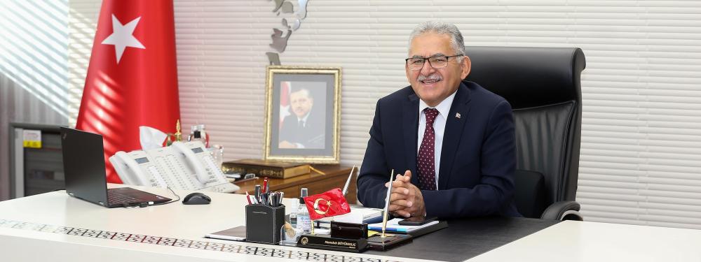 BÜYÜKŞEHİR’İN AÇIK HAVA BUZ PATENİ PİSTİ BAYRAMDA 2 BİN 820 KİŞİYE HİZMET VERDİ