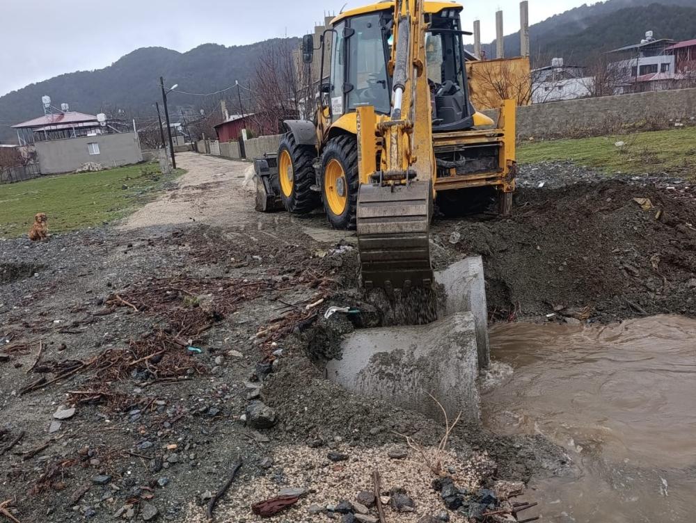 HBB’NİN YAĞMURLA MÜCADELE ÇALIŞMALARI ARALIKSIZ SÜRÜYOR