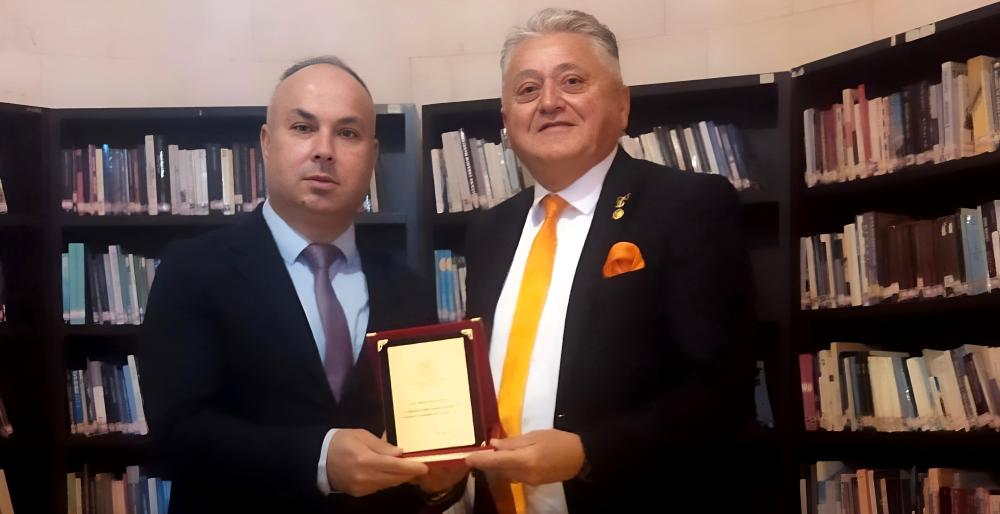 KÜTÜPHANELER İYİLEŞTİRİR: ADANALI ŞAİR VE YAZARLAR OKURLARLA BULUŞUYOR