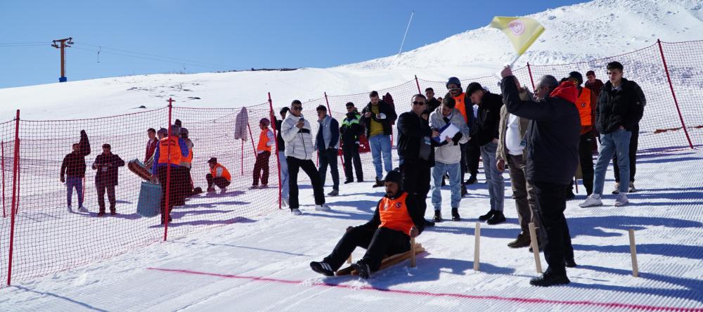ERCİYES, GELENEKSEL KIZAK TÜRKİYE ŞAMPİYONASI’NA EV SAHİPLİĞİ YAPTI