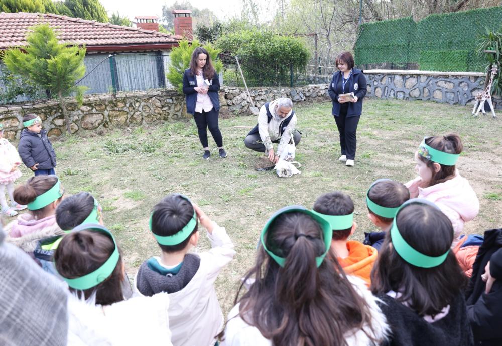 MİNİKLER, HBB İLE OKULLARINI AĞAÇLANDIRIYOR