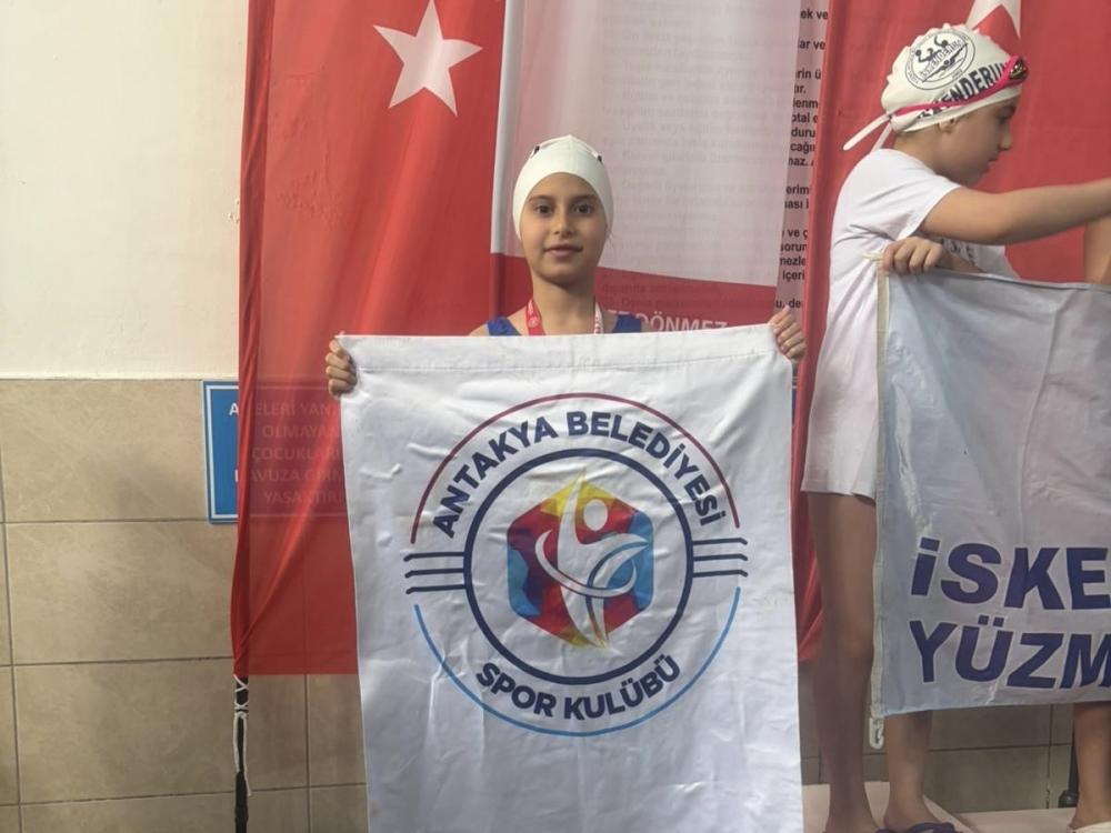 ANTAKYA BELEDİYESİ YÜZME SPORCULARI,  23 NİSAN ULUSAL EGEMENLİK VE ÇOCUK BAYRAMI YÜZME MÜSABAKALARINA DAMGA VURDU